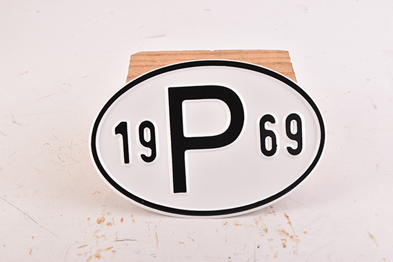 Placa de nacionalidad "P" (Portugal), "1969", aluminio |  | 020-2405-69