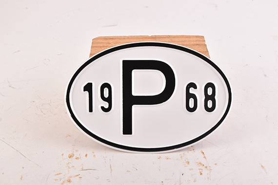 Placa de nacionalidad "P" (Portugal), "1968", aluminio |  | 020-2405-68